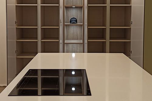 Tampos Silestone White Storm 2 cm com colagem a ½ esquadria